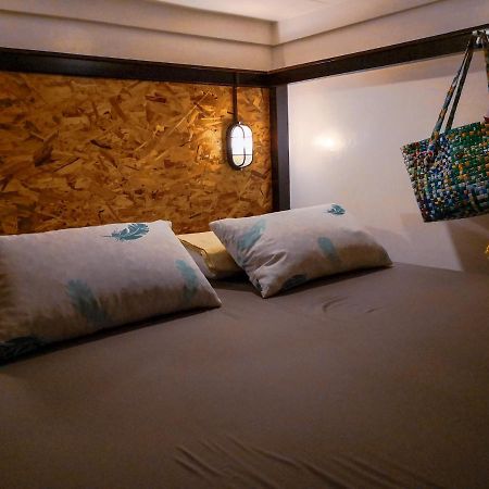 Spinning Cat Hostel (Adults Only) Tagbilaran City Ngoại thất bức ảnh