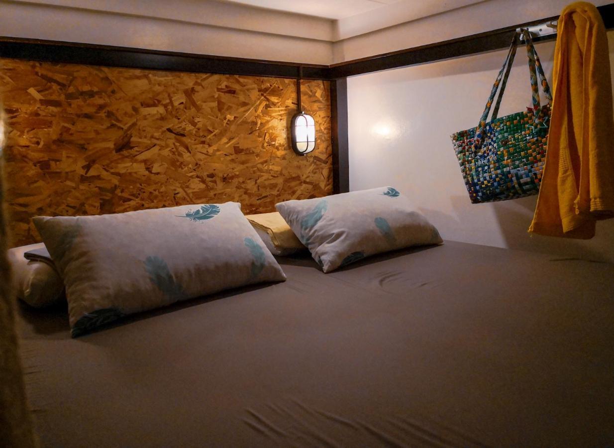 Spinning Cat Hostel (Adults Only) Tagbilaran City Ngoại thất bức ảnh